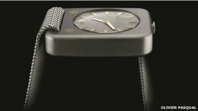 Marc Newson merancang arloji ini pada 2008.