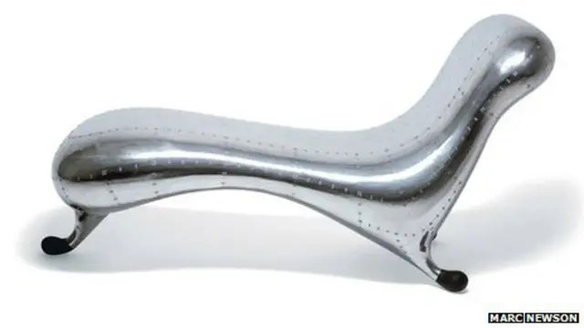 nama Marc Newson mulai melejit ketika dia mendesain Lockheed Lounge pada 1986.