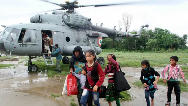 जम्मू कश्मीर, बाढ़ पीड़ित 