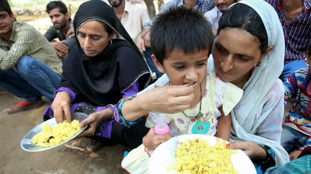 जम्मू कश्मीर, बाढ़ पीड़ित 