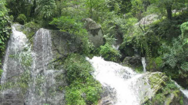 शिवपुरी वागमतीमा मिसिने एक झरना 