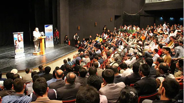 ننداره کوونکي د فلم په لیدو خوښ معلومېدل.