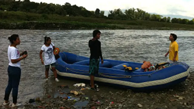 वागमतीमा राफ्ट सयर 