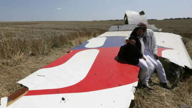 طیارے میں موجود تمام 298 افراد ہلاک ہو گئے تھے جن میں زیادہ تر ہالینڈ کے باشندے تھے