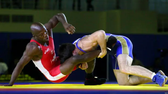 Мезбон ўзбекистонлик курашчилар бу йилги жаҳон чемпионатини бронза медали билан бошлашди. 70кг вазн тоифасида Бекзод Абдураҳмонов биринчиликнинг бронза медалини қўлга киритди. Бугун эркин кураш бўйича мусобақаларнинг иккинчи куни бўлиб ўтади. 