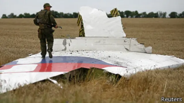 Reruntuhan MH17