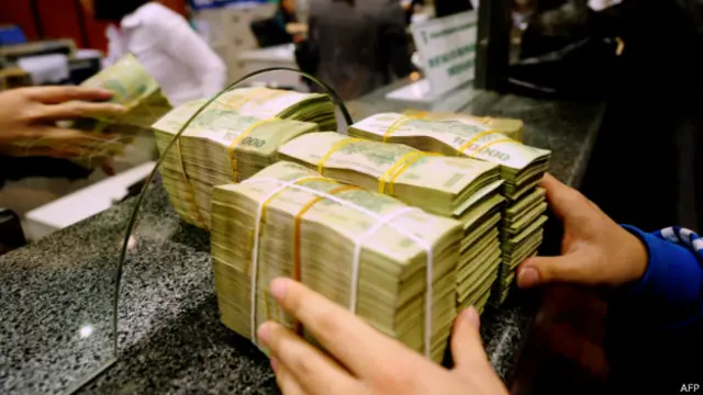 Một số ngân hàng thương mại trong nước bị cho là thừa vốn nhưng không muốn cho vay