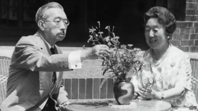 Nhật hoàng Hirohito và Hoàng hậu Nagako năm 1971