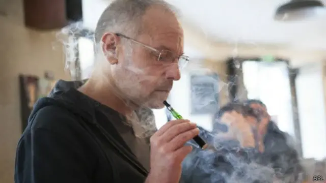 تزايدت شعبية السجائر الإلكترونية مؤخرا، ويعتقد بأن أكثر من مليوني شخص يستخدمونها في بريطانيا