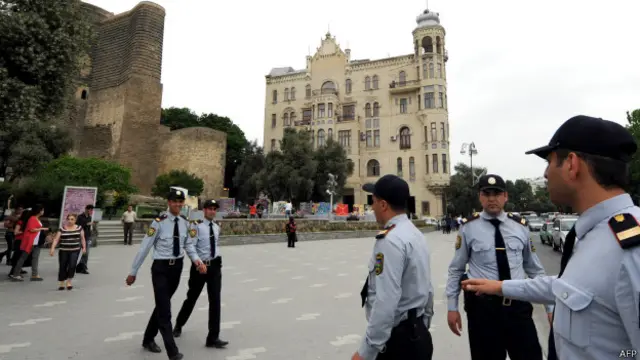 Баку полиция