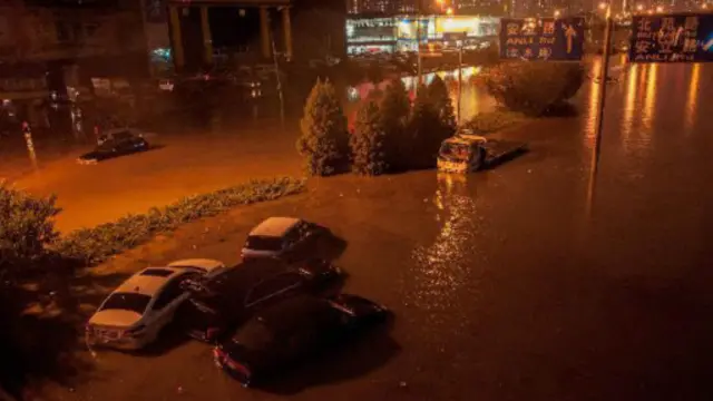 北京这样的城市也是一下大雨水流成河