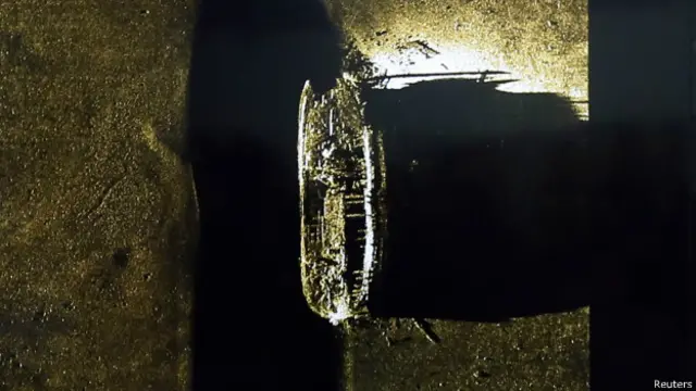 Foto reruntuhan kapal yang ditemukan tim penyelam dan arkeolog Kanada.