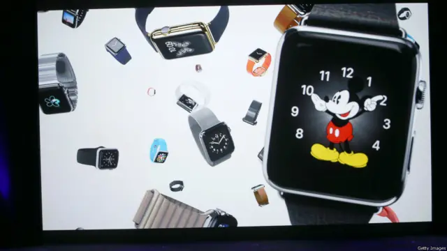 'ऐपल वॉच' स्टीव जॉब्स की मौत के बाद लॉन्च किया गया पहला नए तरह का उत्पाद है.