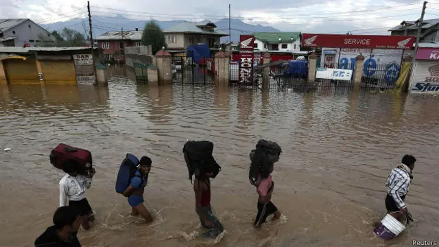 कश्मीर में बाढ़