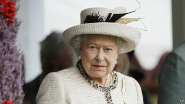 دربار بریتانیا درخواست از ملکه برای اظهار نظر در مورد همهپرسی استقلال اسکاتلند را رد کرده است