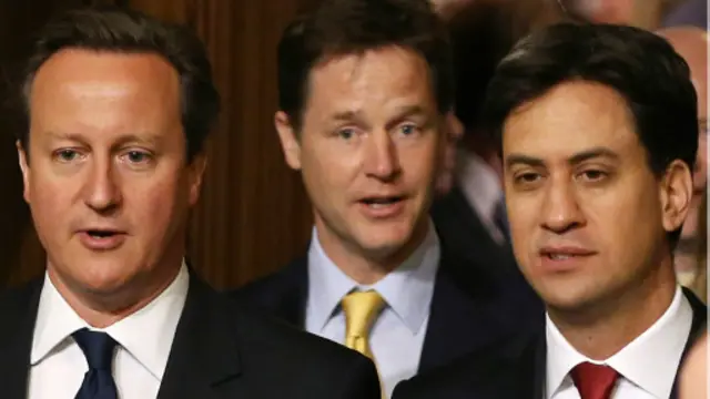 راست به چپ: میلیبند، کلگ، کامرون در تلاش مشترک برای حفظ یکپارچگی ارضی