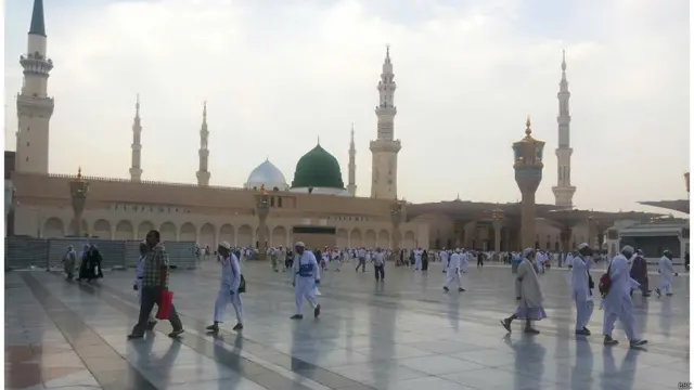 Madina Sadvaqassovaning yalangoch surati Madina Sadvaqassovaning yalangoch surati