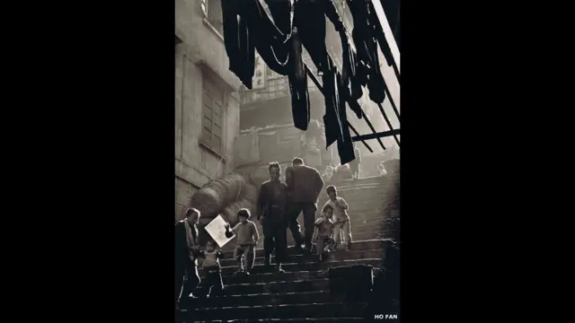 На снимке: "Сцена из уличной жизни", автор Хо Фань, 1957 год. Фото предоставлено AO Vertical Art Space