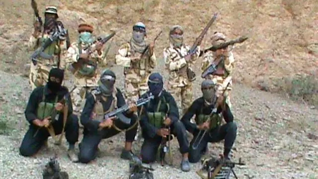 ایران جیش‌العدل را یک گروه 'تروریستی' می‌داند و حملات اخیر این گروه واکنش‌های منفی گسترده‌ای در افکار عمومی ایران داشته است