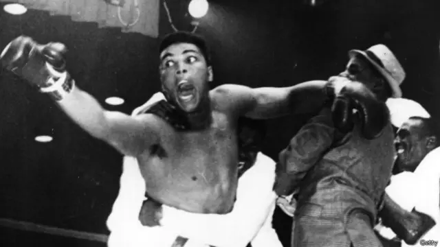 Alí derrota a Sony Liston