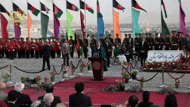 اغلې سوراج د دغو مراسمو پر مهال وویل خوشاله ده چې د خوښۍ په دغو شېبو کې د افغانان تر څنګ ولاړه ده.