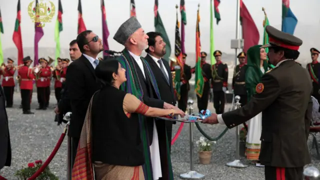 د هند د بهرنیو چارو وزیرې د دغو مراسمو په ترڅ کې وویل چې د هند حکومت به د بي بي مهرو په غونډۍ کې د یوه تفریحي پارک د جوړولو لپاره یو میلیون ډالر مالي مرسته وکړي. 