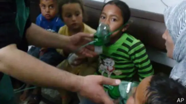 معالجه کودکان در روستای کفار زتا در استان حما