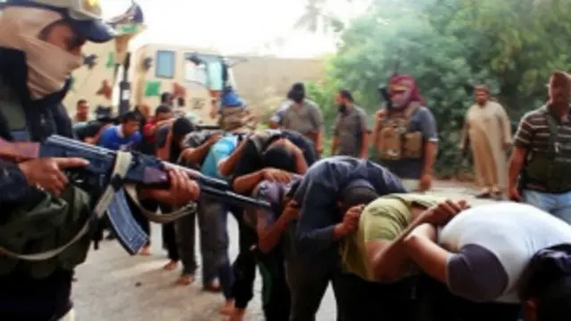 دولتِ اسلامیہ نے عراق میں حکومتی فوجیوں کو بڑے پیمانے پر قتل کیا ہے