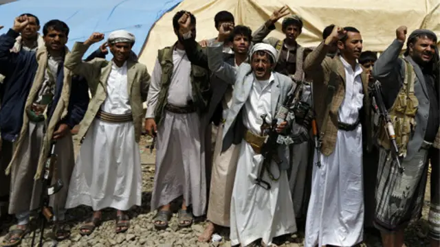 انباء عن احتمال التوقيع على اتفاق ينهي الأزمة الحالية بين الرئاسة اليمنية والحوثيين. 