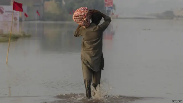 نجوانہ میں پڑنے والے قدرتی شگاف سے جھنگ کی جانب 40 ہزار کیوسک پانی آیا