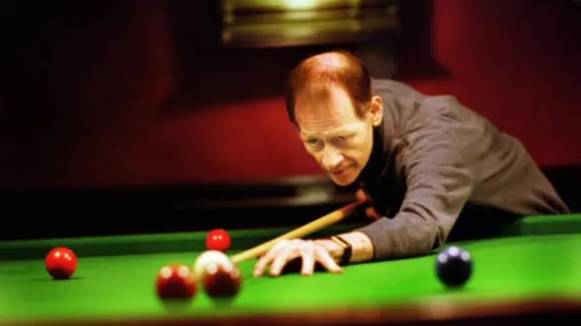 Alex Higgins in action