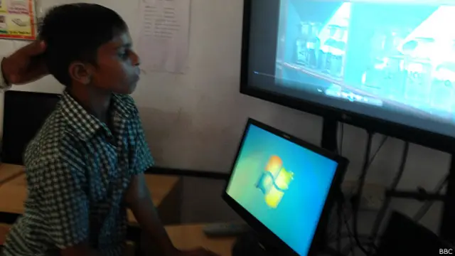 पुंसारी मॉडल विलेज