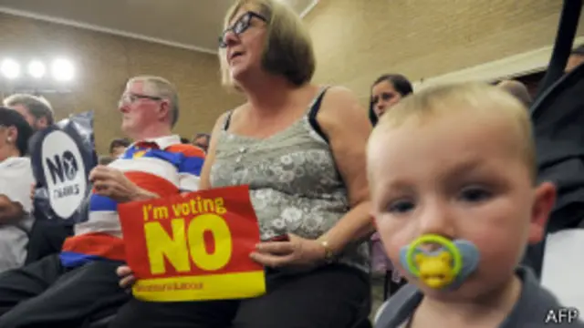 Противники отделения Шотландии на встрече с Эдом Милибендом в Глазго