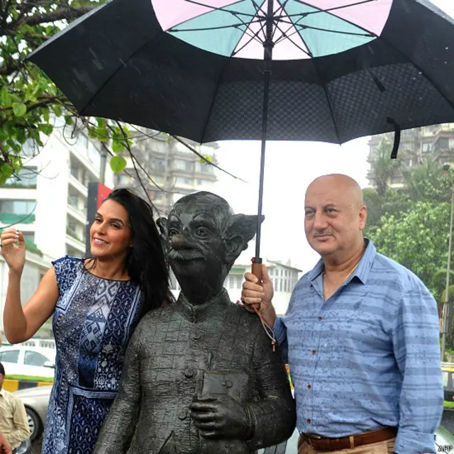 नेहा धूपिया और अनुपम खेर