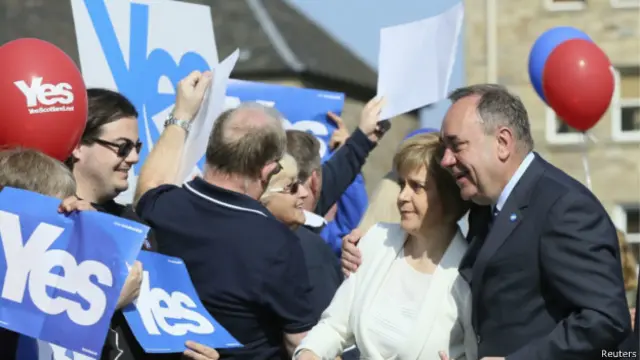  سکاٹ کے وزیر اعلیٰ ایلکس سیمنڈ کا کہنا ہے کہ سکاٹ لینڈ کی تاریخ میں یہ انتہائی اہم موڑ ہے