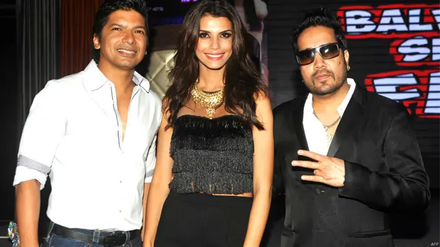 शान, ब्राज़ीलियन मॉडल और अभिनेत्री गेब्रिएला बर्तांते और मीका