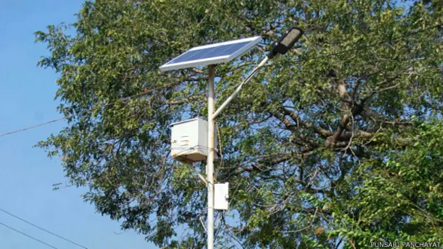 سولر لائٹ کے علاوہ پورے گاؤں میں 150 لاؤڈسپیکرز لگے ہیں