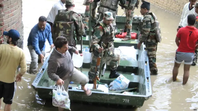 कश्मीर बाढ़