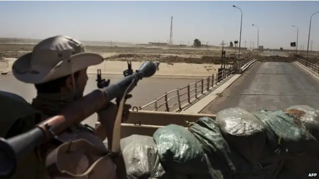 美国已派出军事顾问帮助伊拉克和库尔德族部队抗击伊斯兰国武装的进犯