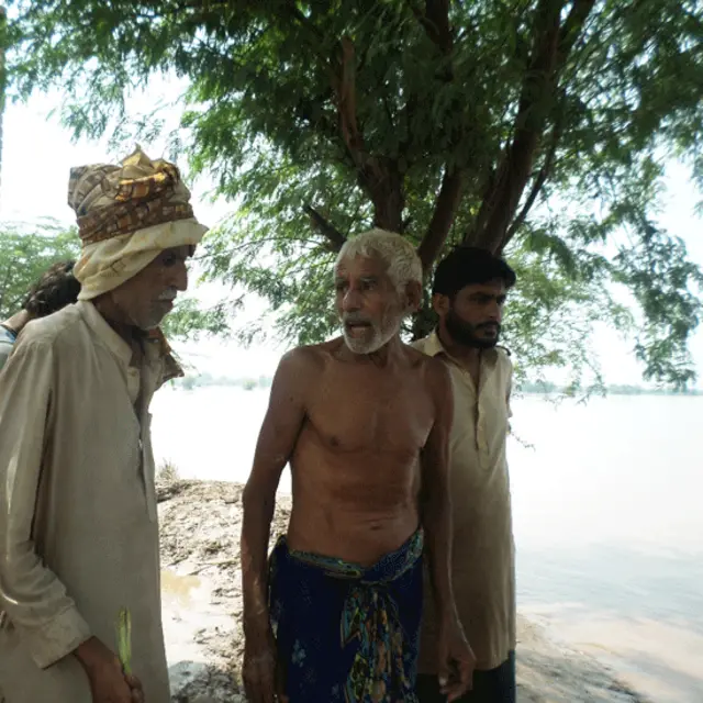 ځینې ژغورونکې ډلې یوازې خلک له ځپل شویو سیمو وباسي، له دوی سره خوراکي او د څښاک اوبه نشته خو د ځپل شویو کسانو لپاره په کمپونو کې د خوړو او څښاک اسانتیاوې برابرې شوې دي.