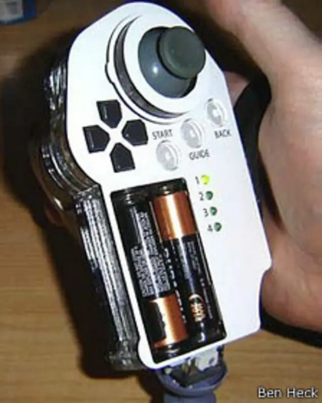 Mando de control especial para una sola mano, creado por Ben Heck 