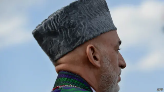 مجلس قانونگذاری و دستگاه قضایی کشور همه و همه از ذهنیت و فرهنگ سیاسی سنتی رئیس جمهور متاثر بودهاند