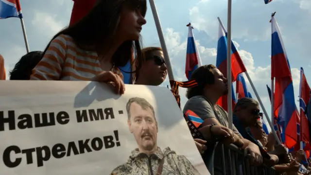 Стрелков подавался российской пропагандой как один из вождей "Новороссии", однако после своего внезапного отъезда попал в политическое небытие