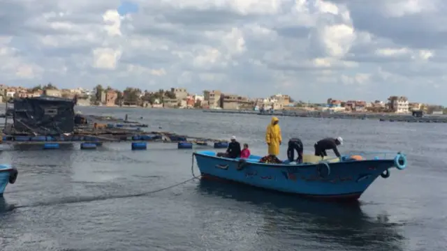  تشكل الشواطئ القريبة من برج مغيزل مسرحا لعدد من عمليات الهجرة غير المشروعة