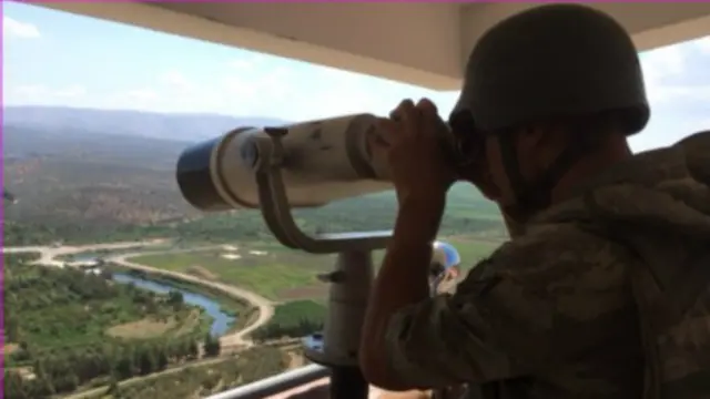 تركيا واجهت اتهامات سابقة بتجاهل مرور الإمدادات وانتقال المقاتلين عبر حدودها مع سوريا