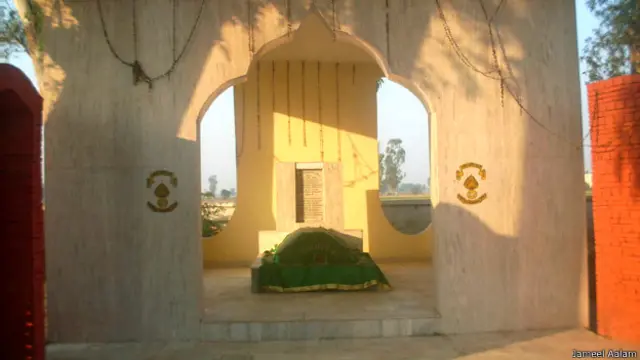 भारत-पाकिस्तान सीमा पर अब्दुल हमीद की समाधि