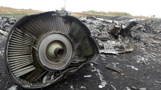 Обломки рейса MH17