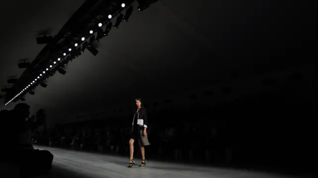 London Fashion Week apresenta tendências para primavera-verão 2015