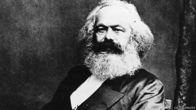 گیوتین‌ها و میدان‌های اعدام بی‌شمار در دولت ترور بعد از انقلاب ۱۷۸۹ فرانسه به تعبیر کارل مارکس نه نشانگر شکست انقلاب که نشان دهنده آخرین تلاش‌های دولت قدیم در برابر جدا شدن دولت سیاسی جدید از جامعه مدنی و اتفاقاً مقدمه‌ای بر برآمدن جامعه مدنی در اروپا شد. نتایجی که تنها با فاصله گرفتن از رویداد می‌توان آنها را بهتر دید.