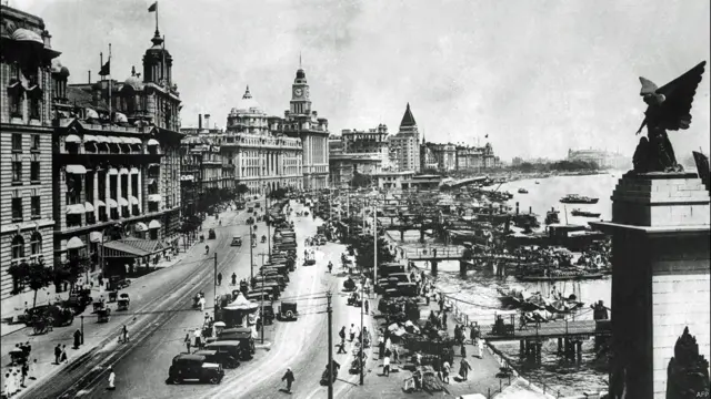 上海外滩（估计摄于1937年）